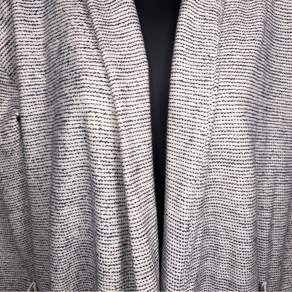 Medium Ann Taylor Loft White Grey Lounge Shrug Jacket Stretch Pockets - Picture 3 of 13